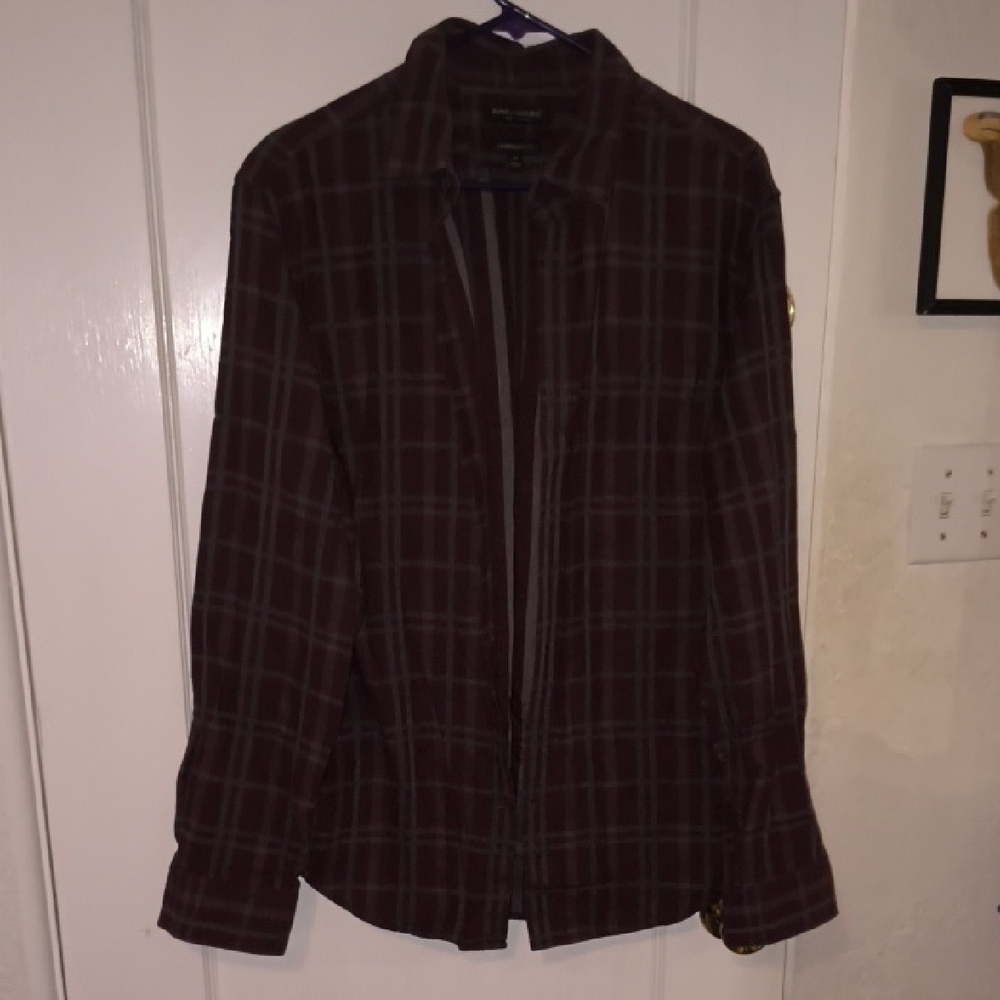 Banana Republic | Men's Dark Plaid Button Down Shirt